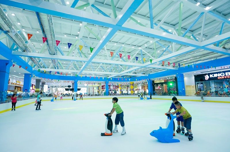 Khám phá khu vui chơi trẻ em Vinpearlland Ice Rink Royal City