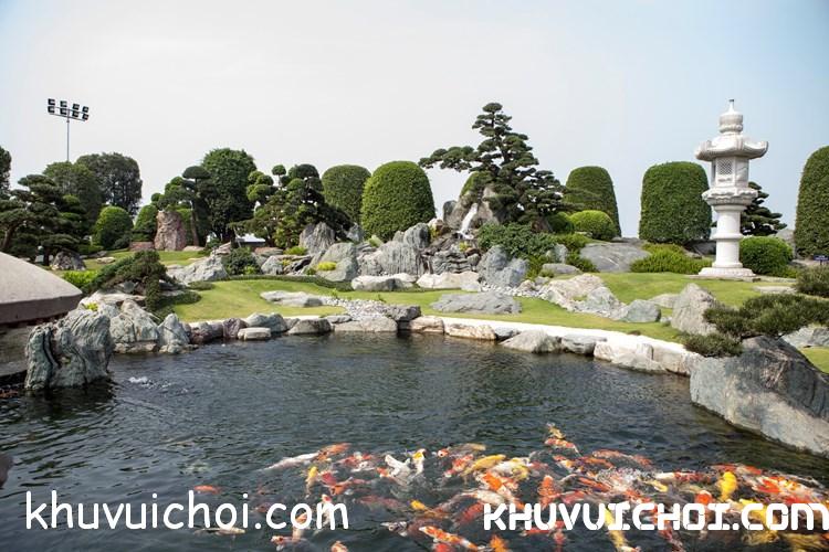 Công Viên Cá KOI Rinrin Park