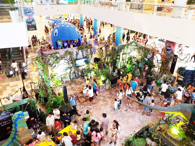 SC ViVo City - Điểm Đến Cuối Tuần Tuyệt Vời Dành Cho Cả Gia Đình 6 Sự kiện chủ đề khủng long sôi động trong trung tâm thương mại đông người