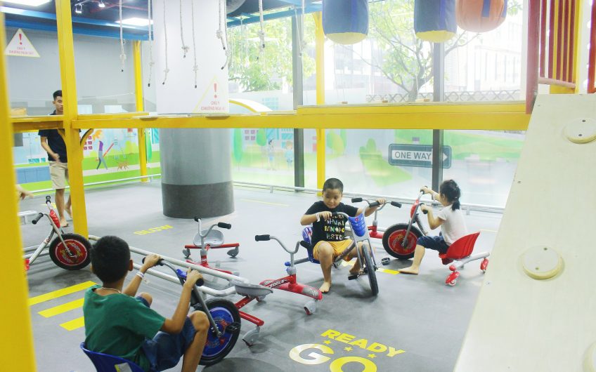 Mr. HaaHoo Dolphin Plaza