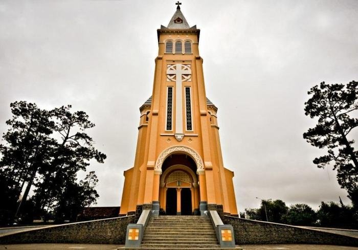 Nhà Thờ Con Gà – Đà Lạt