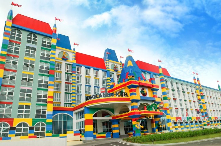 Trẻ em chơi ở khu chủ đề LEGOLAND Malaysia 2026 cho trẻ em